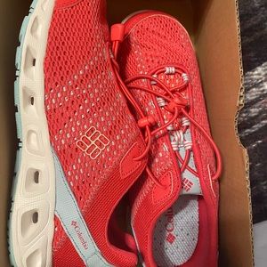 columbia pink running shoes